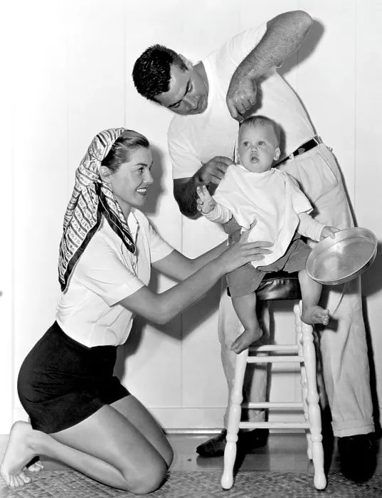 Framed Print : Competitive swimmer and actress Esther Williams (left), with husband Ben Gage, and son Ben Gage Jr. 1950.. Courtesy: CSU Archives  /  Everett Collection