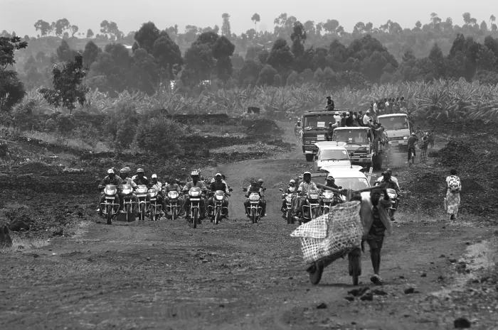 Framed Print : CONGO, Democratic Republic of the. NORTH KIVU. Democratic Republic of the Congo (2008). Kivu Conflict. Funerary procession going to the cemetery Framed Print : CONGO, Democratic Republic of the. NORTH KIVU. Democratic Republic of the Congo (2008). Kivu Conflict. Funerary procession going to the cemetery
