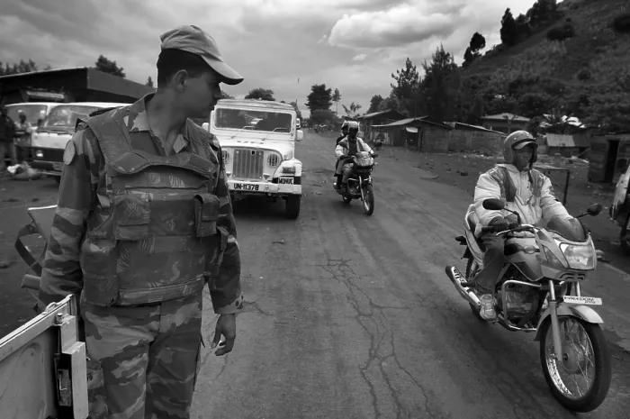 Framed Print : CONGO, Democratic Republic of the. NORTH KIVU. Democratic Republic of the Congo (2008). Kivu Conflict. Patrol of the UN forces controlling the road from Goma to Sake Framed Print : CONGO, Democratic Republic of the. NORTH KIVU. Democratic Republic of the Congo (2008). Kivu Conflict. Patrol of the UN forces controlling the road from Goma to Sake