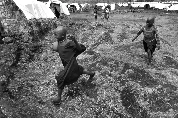 Framed Print : CONGO, Democratic Republic of the. NORTH KIVU. Democratic Republic of the Congo (2008). Kivu Conflict. Refugee camp of Buhimba (17000 people) Framed Print : CONGO, Democratic Republic of the. NORTH KIVU. Democratic Republic of the Congo (2008). Kivu Conflict. Refugee camp of Buhimba (17000 people)
