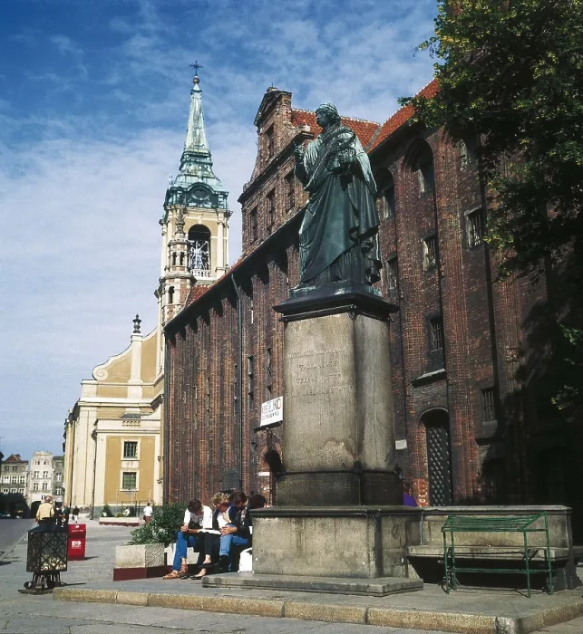 Framed Print : COPERNICUS, Nicolaus (1473-1543). Monument raised in Torun, city where he was born. Sculpture on bronze. POLAND. KUYAVIAN-POMERANIAN. Torun