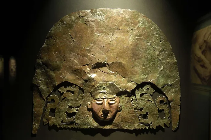 Framed Print : Copper crown found on the bones of the guardian (3rd c. AD). Moche or Mochica Art. PERU. Sipn. Royal Tombs of Sipn Museum. AISA / Everett Collection**US SALES ONLY**
