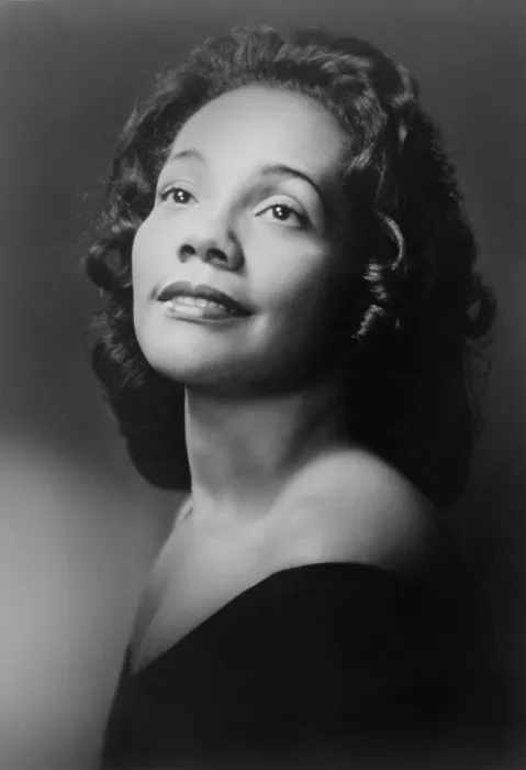 Framed Print : Coretta Scott King, in a studio portrait of 1964 Framed Print : Coretta Scott King, in a studio portrait of 1964