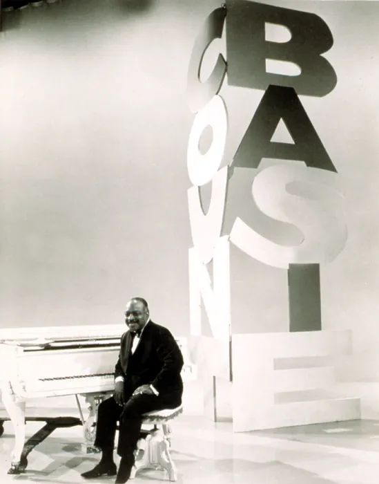 Framed Print : COUNT BASIE, 1965. Courtesy: CSU Archives  /  Everett Collection