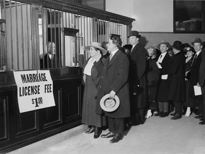 Framed Print : Couples lined up in New York City to apply for their $1.00 marriage licenses, 1915-20