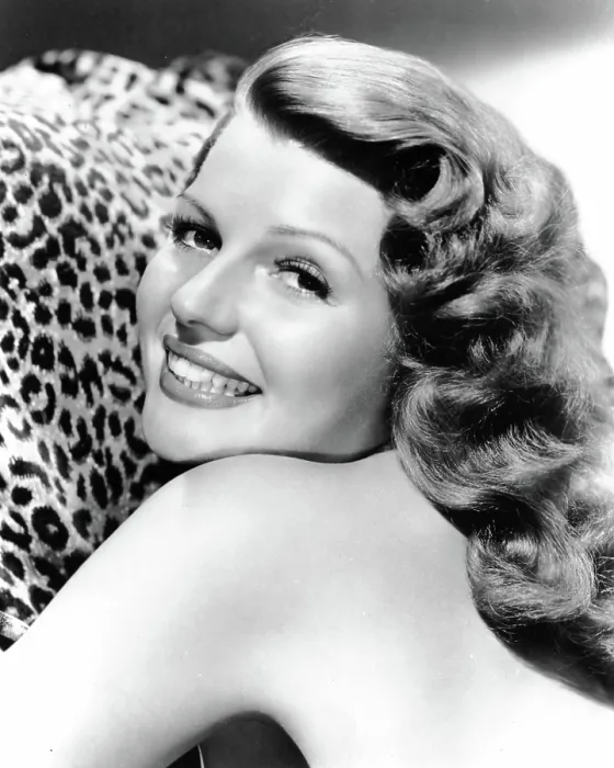 Framed Print : COVER GIRL, Rita Hayworth, 1944 Framed Print : COVER GIRL, Rita Hayworth, 1944