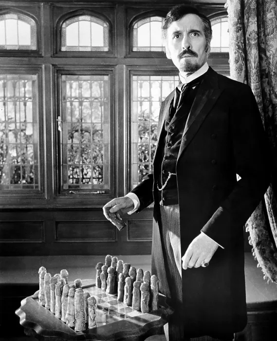 Framed Print : THE CREEPING FLESH, Christopher Lee, 1973 Framed Print : THE CREEPING FLESH, Christopher Lee, 1973