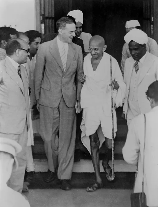 Framed Print : Cripps Mission fails, April 1941. Mahatma Gandhi with Sir Stafford Cripps, in New Delhi, India