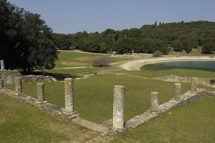 Framed Print : CROATIA. ISTRIA. Brijuni Islands National Park. Ruins of a Roman ancient city. Architecture. AISA / Everett Collection**US SALES ONLY** Framed Print : CROATIA. ISTRIA. Brijuni Islands National Park. Ruins of a Roman ancient city. Architecture. AISA / Everett Collection**US SALES ONLY**