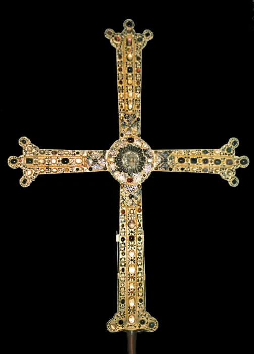 Framed Print : The Cross of Victory. 908. SPAIN. Oviedo. Cathedral. Asturian Pre-Romanesque art. Jewelry. AISA / Everett Collection**US SALES ONLY** Framed Print : The Cross of Victory. 908. SPAIN. Oviedo. Cathedral. Asturian Pre-Romanesque art. Jewelry. AISA / Everett Collection**US SALES ONLY**
