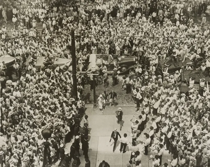 Framed Print : Crowd greeting Bobby Jones and his wife as they arrive at the new City Hall in Atlanta, Georgia. July 14, 1930. Two days earlier Jones won the U.S Framed Print : Crowd greeting Bobby Jones and his wife as they arrive at the new City Hall in Atlanta, Georgia. July 14, 1930. Two days earlier Jones won the U.S