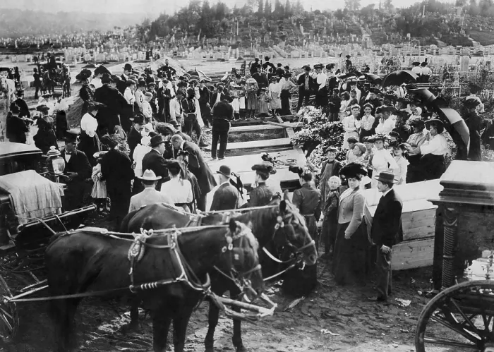 Framed Print : Crowd and horse-drawn hearses at mass burial in North Collinwood, Ohio, March 1908 Framed Print : Crowd and horse-drawn hearses at mass burial in North Collinwood, Ohio, March 1908