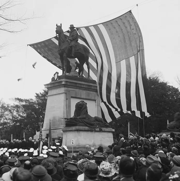 Framed Print : Crowd at Ulysses S. Grant Memorial at U.S. Capitol, Washington, DC, in 1922 Framed Print : Crowd at Ulysses S. Grant Memorial at U.S. Capitol, Washington, DC, in 1922