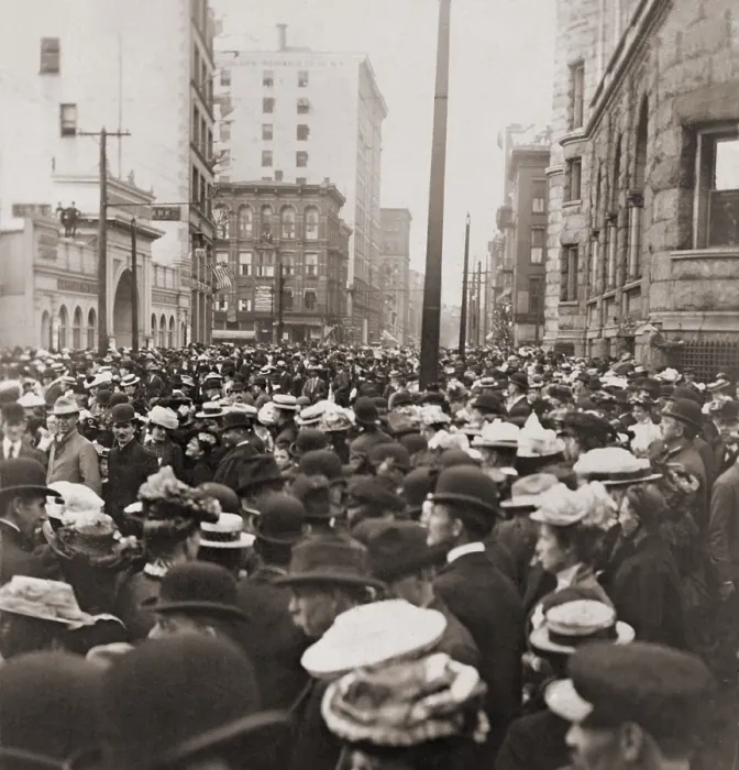 Framed Print : Crowds reading bulletins of McKinleys condition the night before he died at on Sept. 14, 1901. Buffalo, New York (BSLOC_2017_15_90)