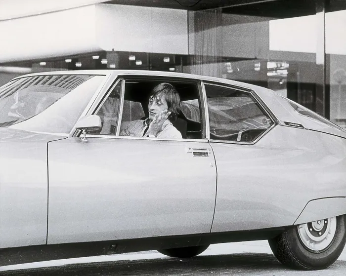 Framed Print : CRUYFF, Johan (1948). Cruyff driving a Citroen through the streets of Barcelona (1973). SPAIN. Barcelona. Barcelona Football Club Museum. AISA / Everett Collection**US SALES ONLY** Framed Print : CRUYFF, Johan (1948). Cruyff driving a Citroen through the streets of Barcelona (1973). SPAIN. Barcelona. Barcelona Football Club Museum. AISA / Everett Collection**US SALES ONLY**