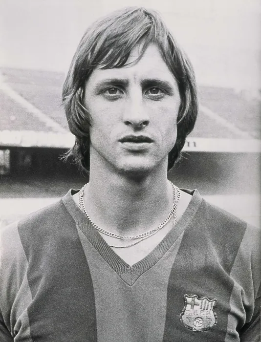 Framed Print : CRUYFF, Johan (1948). Cruyff wearing the T-shirt of the Barcelona FC. AISA / Everett Collection**US SALES ONLY**