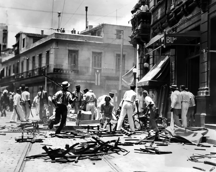 Framed Print : Cuban mob wrecks the government newspaper on July 13, 1933. On the same day liberal-leftist President Gerardo Machado was ousted from office Framed Print : Cuban mob wrecks the government newspaper on July 13, 1933. On the same day liberal-leftist President Gerardo Machado was ousted from office