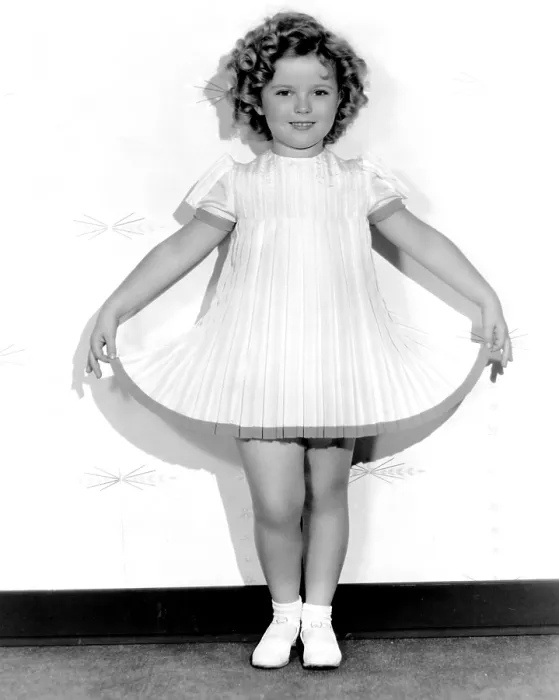 Framed Print : CURLY TOP, Shirley Temple, 1935, TM and Copyright (c) 20th Century Fox Film Corp. All rights reserved. Courtesy: Everett Collection