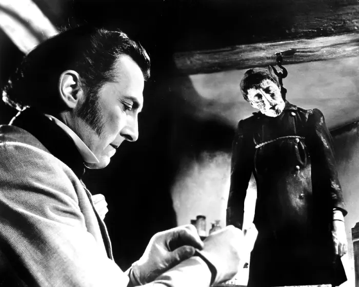 Framed Print : THE CURSE OF FRANKENSTEIN, Peter Cushing, Christopher Lee, 1957