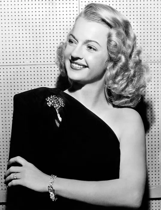 Framed Print : Dale Evans (1912-2001), American actress and singer, circa 1946. Courtesy: CSU Archives / Everett Collection