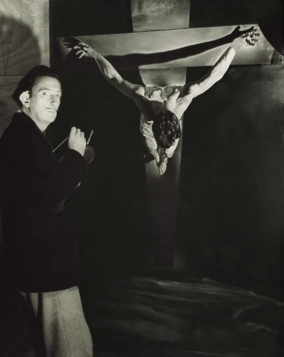 Framed Print : DALI, Salvador (1904-1989). Portrait of Salvador Dali painting his work 'Christ crucified' in 1954. AISA / Everett Collection**US SALES ONLY**