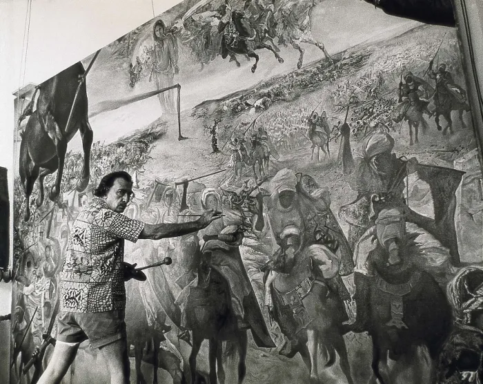 Framed Print : DALI, Salvador (1904-1989). Salvador Dali painting his work 'The Battle of Tetuan' in 1961. AISA / Everett Collection**US SALES ONLY** Framed Print : DALI, Salvador (1904-1989). Salvador Dali painting his work 'The Battle of Tetuan' in 1961. AISA / Everett Collection**US SALES ONLY**