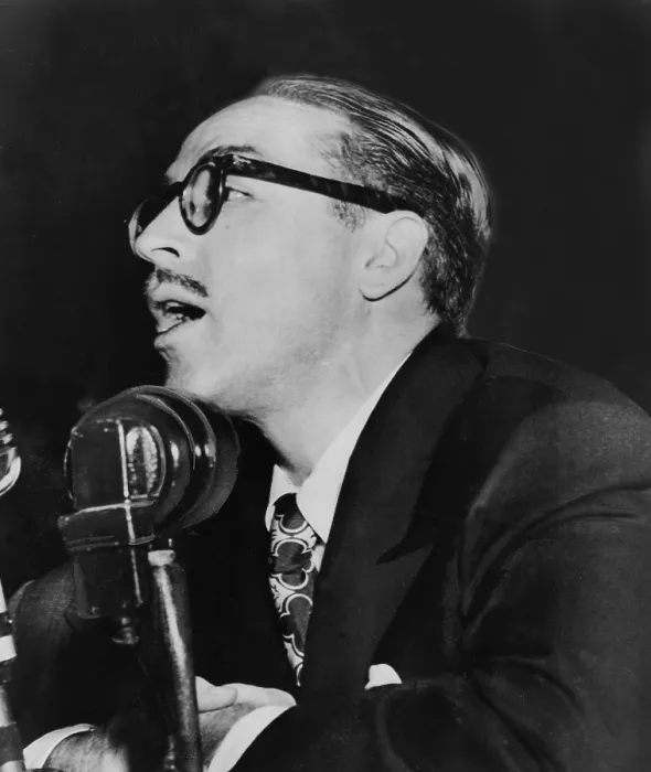 Framed Print : Dalton Trumbo (1905-1976), prominent Hollywood screenwriter, before the House Un-American Activities Committee while under investigation for 'communist' affiliations Framed Print : Dalton Trumbo (1905-1976), prominent Hollywood screenwriter, before the House Un-American Activities Committee while under investigation for 'communist' affiliations