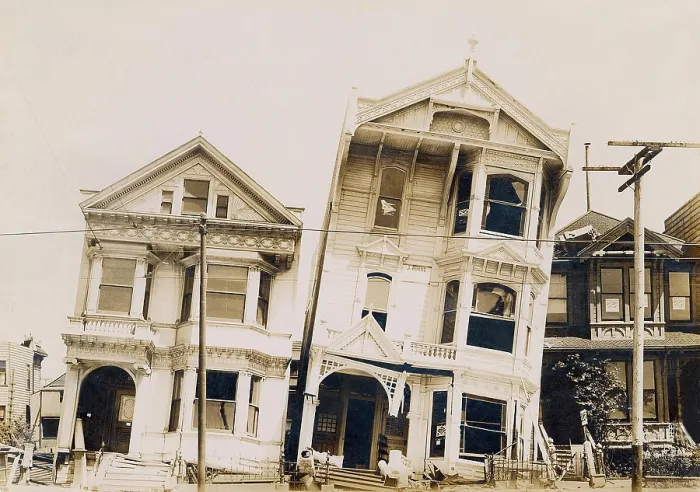 Framed Print : Damaged wood houses after the San Francisco Earthquake, April 18, 1906