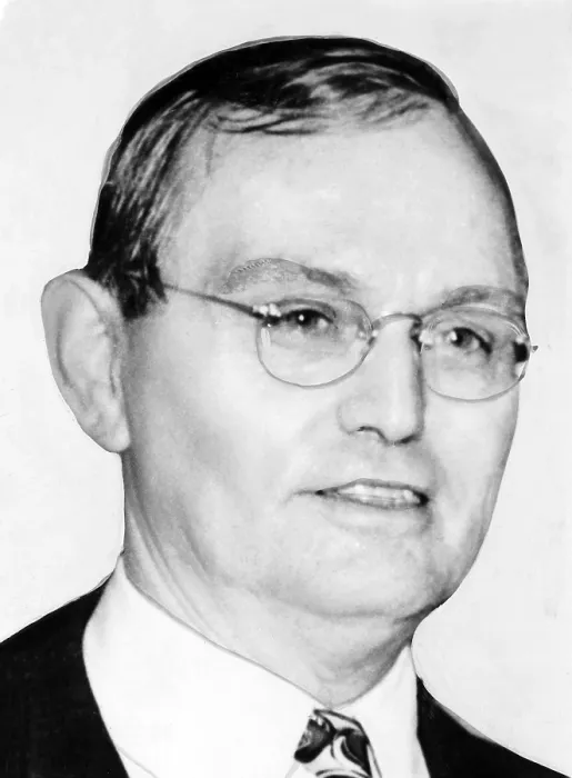 Framed Print : Damon Runyon (1880-1946), very successful American author best known for his collection of stories, 'Guys and Dolls' (1931) Framed Print : Damon Runyon (1880-1946), very successful American author best known for his collection of stories, 'Guys and Dolls' (1931)