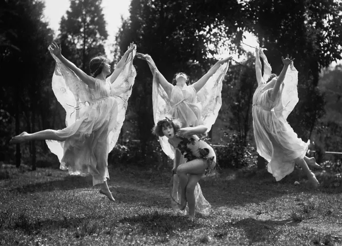 Framed Print : Dancers from the National American Ballet in Grecian costumes perform in a wooded glade, Aug. 1924 (BSLOC_2017_12_42) Framed Print : Dancers from the National American Ballet in Grecian costumes perform in a wooded glade, Aug. 1924 (BSLOC_2017_12_42)