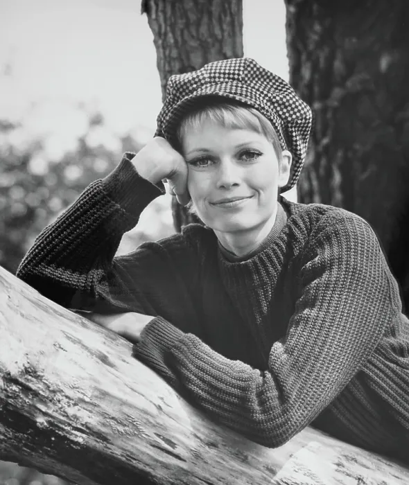 Framed Print : A DANDY IN ASPIC, Mia Farrow, 1968
