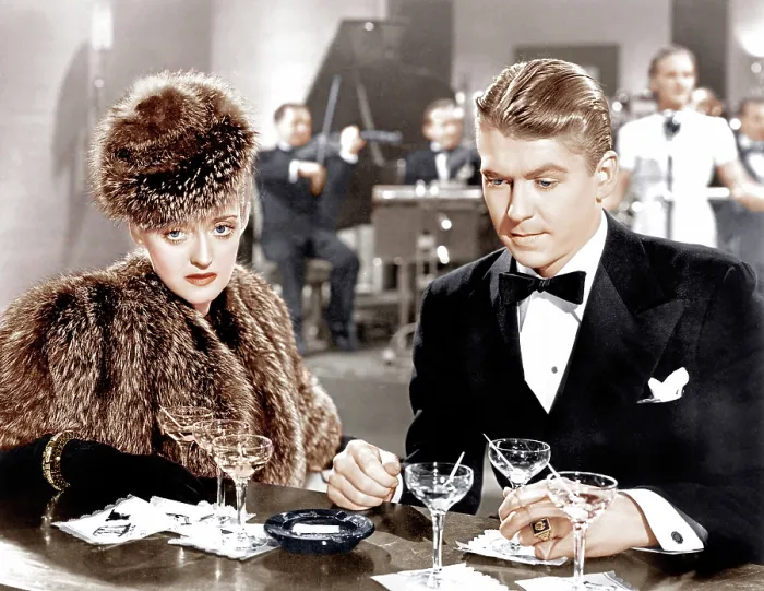 Framed Print : DARK VICTORY, from left: Bette Davis, Ronald Reagan, 1939