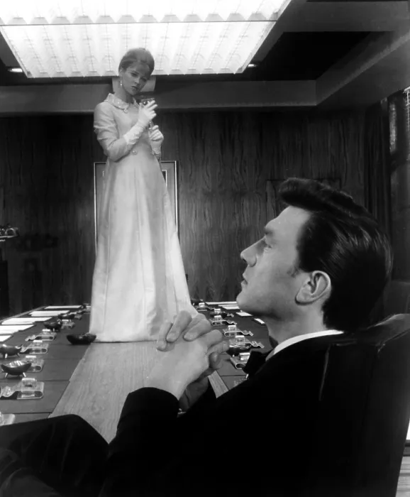 Framed Print : DARLING, Julie Christie, Laurence Harvey, 1965 Framed Print : DARLING, Julie Christie, Laurence Harvey, 1965