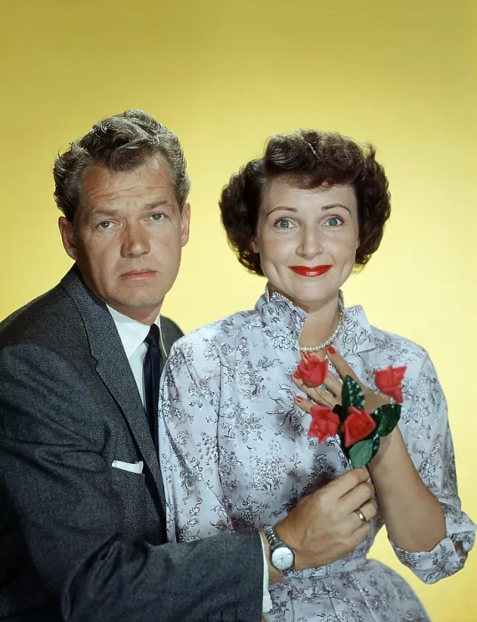 Framed Print : DATE WITH THE ANGELS, from left: Bill Williams, Betty White, 1957-58