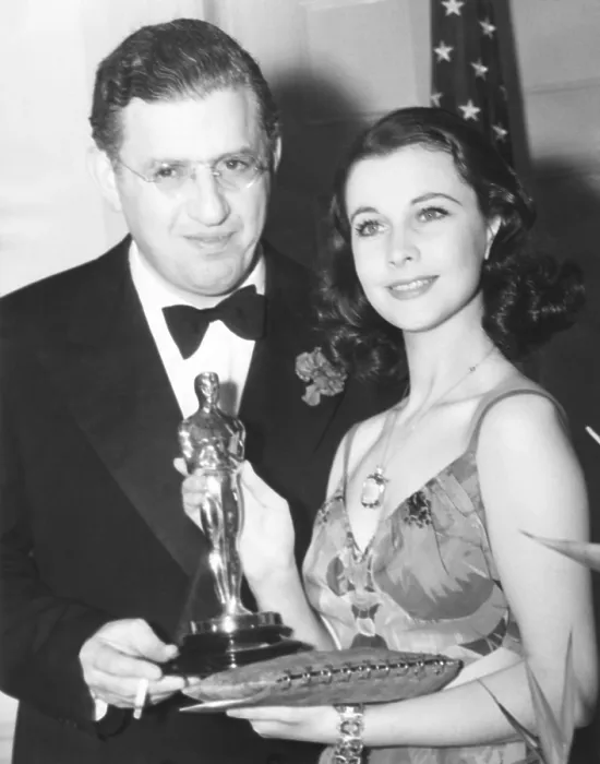 Framed Print : David O. Selznick presented Vivian Leigh with her Oscar for GONE WITH THE WIND. Feb. 29, 1940 Framed Print : David O. Selznick presented Vivian Leigh with her Oscar for GONE WITH THE WIND. Feb. 29, 1940
