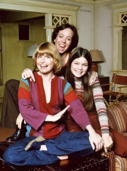 Framed Print : ONE DAY AT A TIME, Bonnie Franklin, Mackenzie Phillips, Valerie Bertinelli, 1975-84