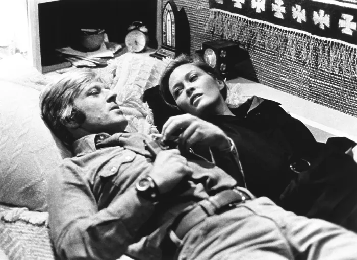 Framed Print : THREE DAYS OF THE CONDOR, from left: Robert Redford, Faye Dunaway, 1975