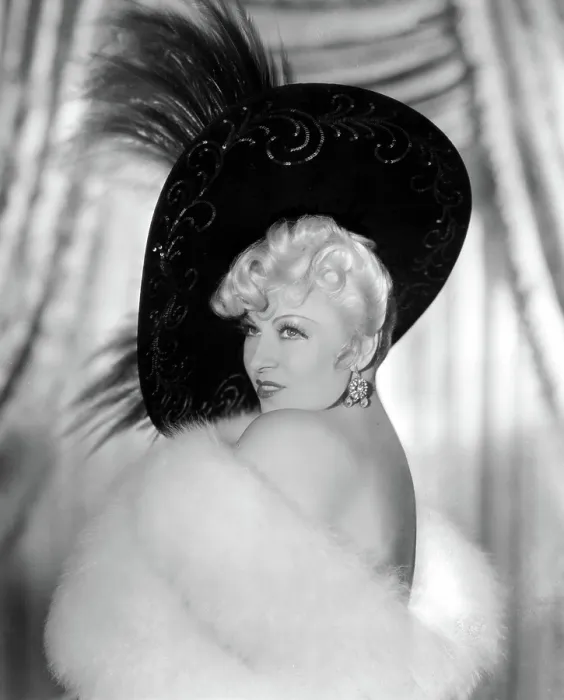 Framed Print : EVERY DAY'S A HOLIDAY, Mae West, 1937