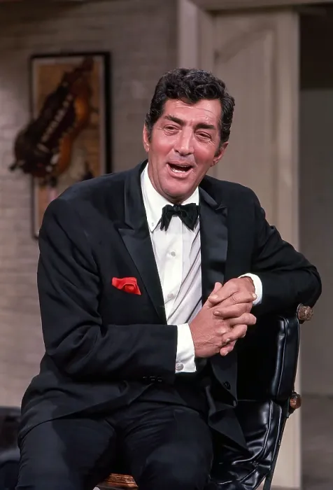 Framed Print : THE DEAN MARTIN SHOW, (aka THE DEAN MARTIN COMEDY HOUR), Dean Martin, 1965-74