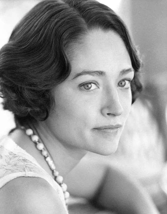 Framed Print : DEATH ON THE NILE, Olivia Hussey, 1978. Paramount / courtesy Everett Collection