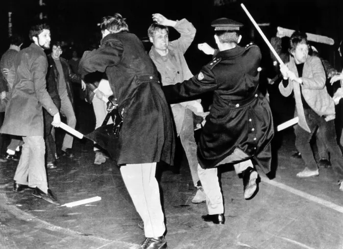 Framed Print : Demonstrations while President Richard Nixon was conferring with Italian officials. Police battle stick-wielding anti-Nixon demonstrators marching on the Quirinal Palace in Rome Framed Print : Demonstrations while President Richard Nixon was conferring with Italian officials. Police battle stick-wielding anti-Nixon demonstrators marching on the Quirinal Palace in Rome