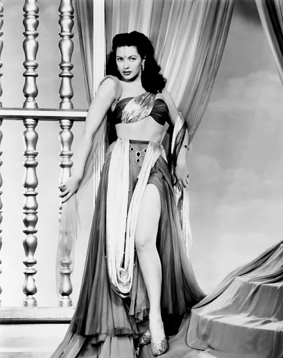 Framed Print : THE DESERT HAWK, Yvonne De Carlo, 1950