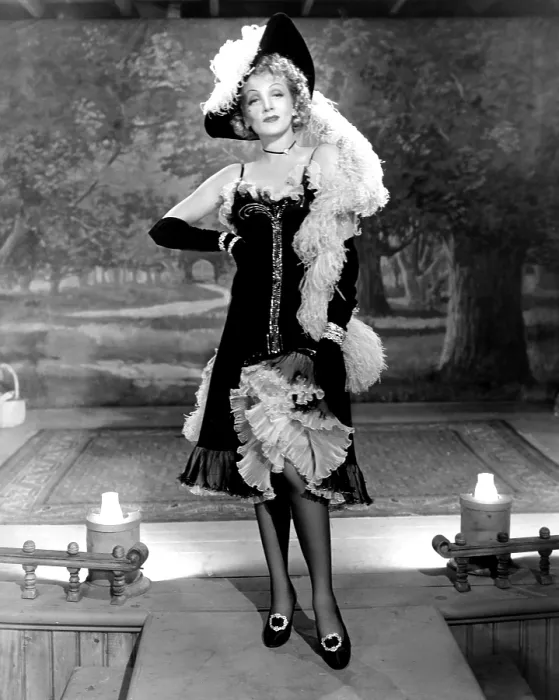 Framed Print : DESTRY RIDES AGAIN, Marlene Dietrich, 1939 Framed Print : DESTRY RIDES AGAIN, Marlene Dietrich, 1939