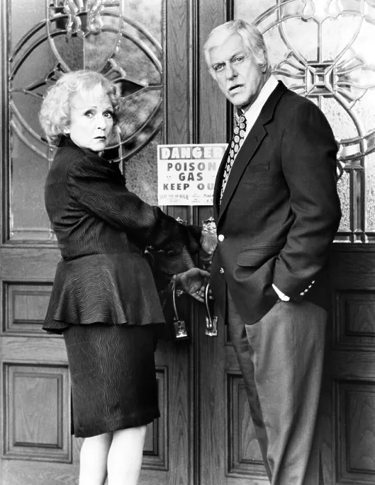 Framed Print : DIAGNOSIS MURDER, from left: Betty White, Dick Van Dyke, Death by Extermination, season 2, ep. 11, aired 12 / 2 / 1994, 1993-2001