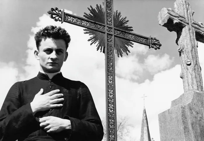 Framed Print : DIARY OF A COUNTRY PRIEST, (aka JOURNAL D'UN CURE DE CAMPAGNE), Claude Laydu, 1951 Framed Print : DIARY OF A COUNTRY PRIEST, (aka JOURNAL D'UN CURE DE CAMPAGNE), Claude Laydu, 1951
