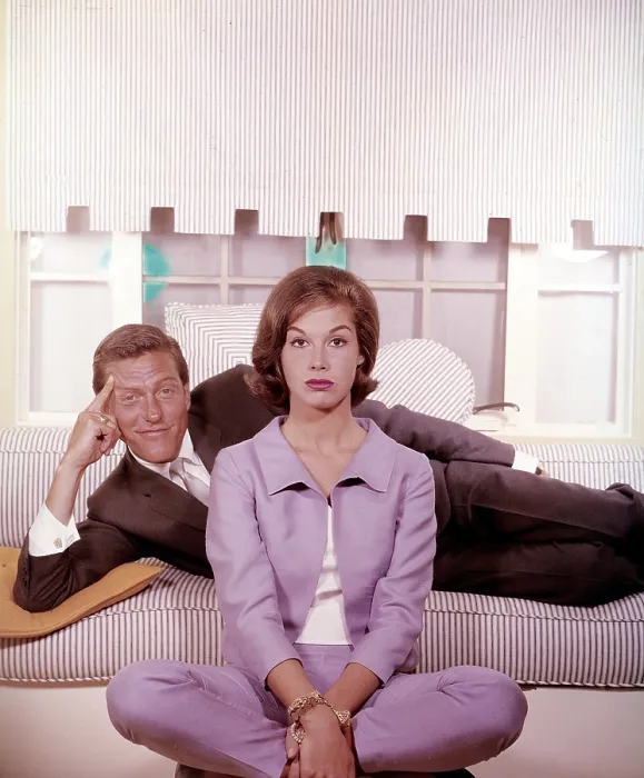 Framed Print : THE DICK VAN DYKE SHOW, from left: Dick Van Dyke, Mary Tyler Moore, 1961-66