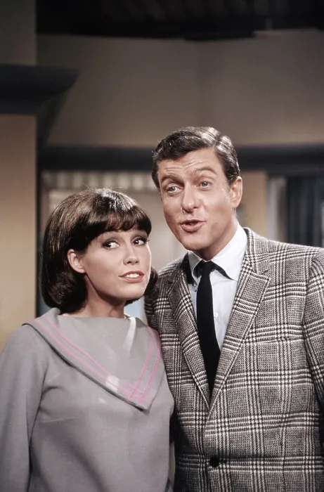 Framed Print : THE DICK VAN DYKE SHOW, from left, Mary Tyler Moore, Dick Van Dyke, on-set, 1961-66 (1965 photo)