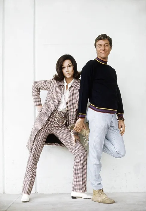 Framed Print : DICK VAN DYKE AND THE OTHER WOMAN, from left: Mary Tyler Moore, Dick Van Dyke, (aired April 13, 1969)