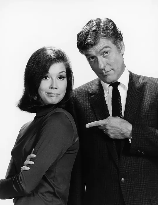 Framed Print : DICK VAN DYKE AND THE OTHER WOMAN, from left: Mary Tyler Moore, Dick Van Dyke, (aired April 13, 1969)