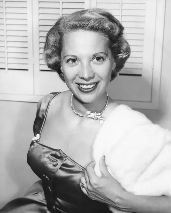 Framed Print : THE DINAH SHORE SHOW, Dinah Shore (host), 1951-1960 Framed Print : THE DINAH SHORE SHOW, Dinah Shore (host), 1951-1960
